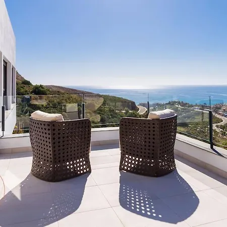 Luxury Seaview Jensen - Tcm
