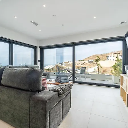 Luxury Seaview Jensen - Tcm